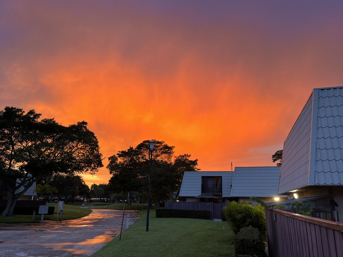 Jamiepavlas's tweet photo. After the storm! https://t.co/EMWdkiT6Kv