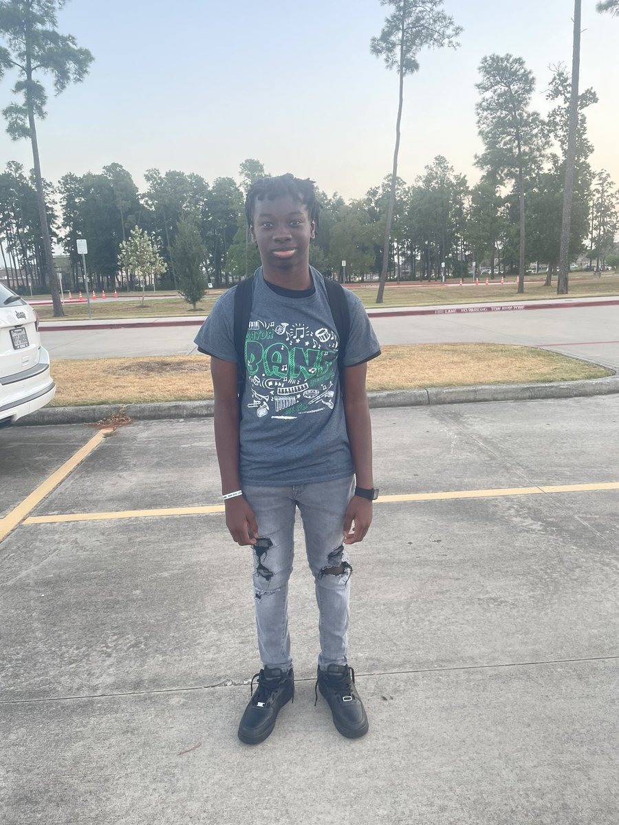 My eighth grader on the rise!! First day of school, last year in middle school  😭 You are Destined for Greatness 💚💚#growingup2fast
#mySONshine