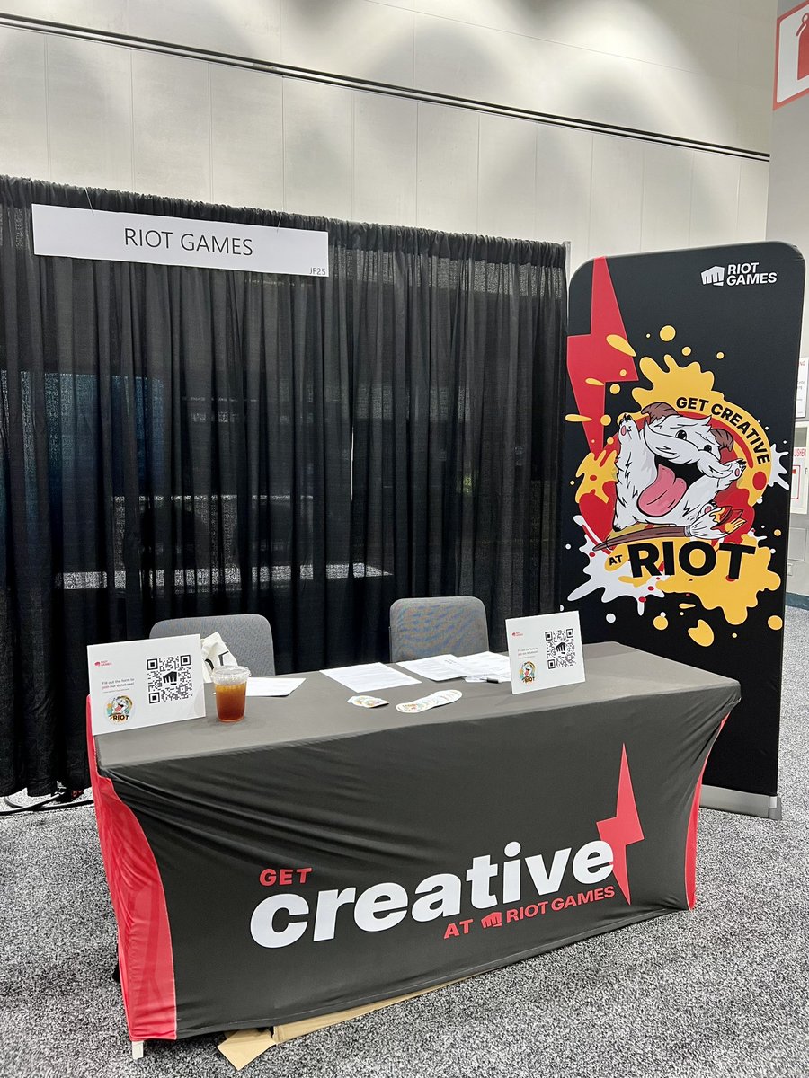 YuchenLinArt's tweet photo. First time attending Riot Job Fair at Siggraph
Was fun experience and nice to talk with many talents!!!☺️ https://t.co/KQ1bucxXBf