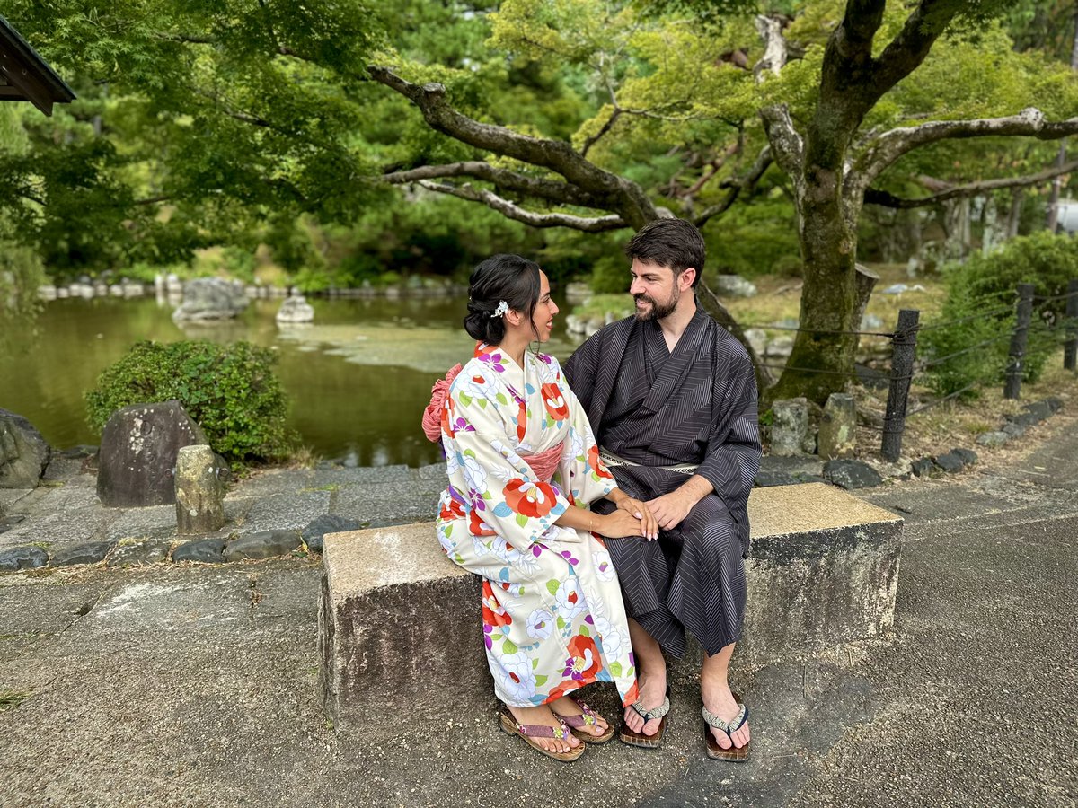 Kahuco's tweet photo. No es Japón, es él. 🌸⛩️ https://t.co/alyb43iqhx