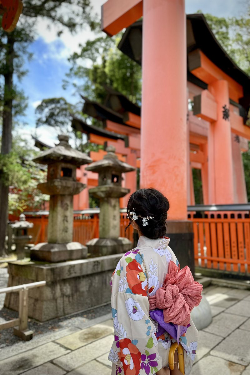 Kahuco's tweet photo. No es Japón, es él. 🌸⛩️ https://t.co/alyb43iqhx
