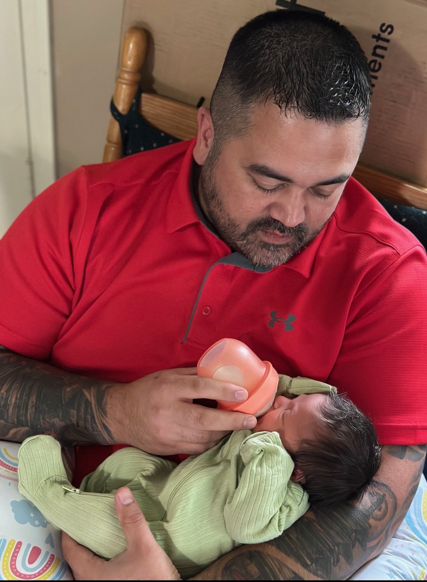 Had a great time at conference this week, but now it's time to live that #daddylife. Thankful for a brand that provides the opportunity to bond with the new one, and for a wife as supportive as mine to allow me to be there with the team this week. #Chiliheadlife