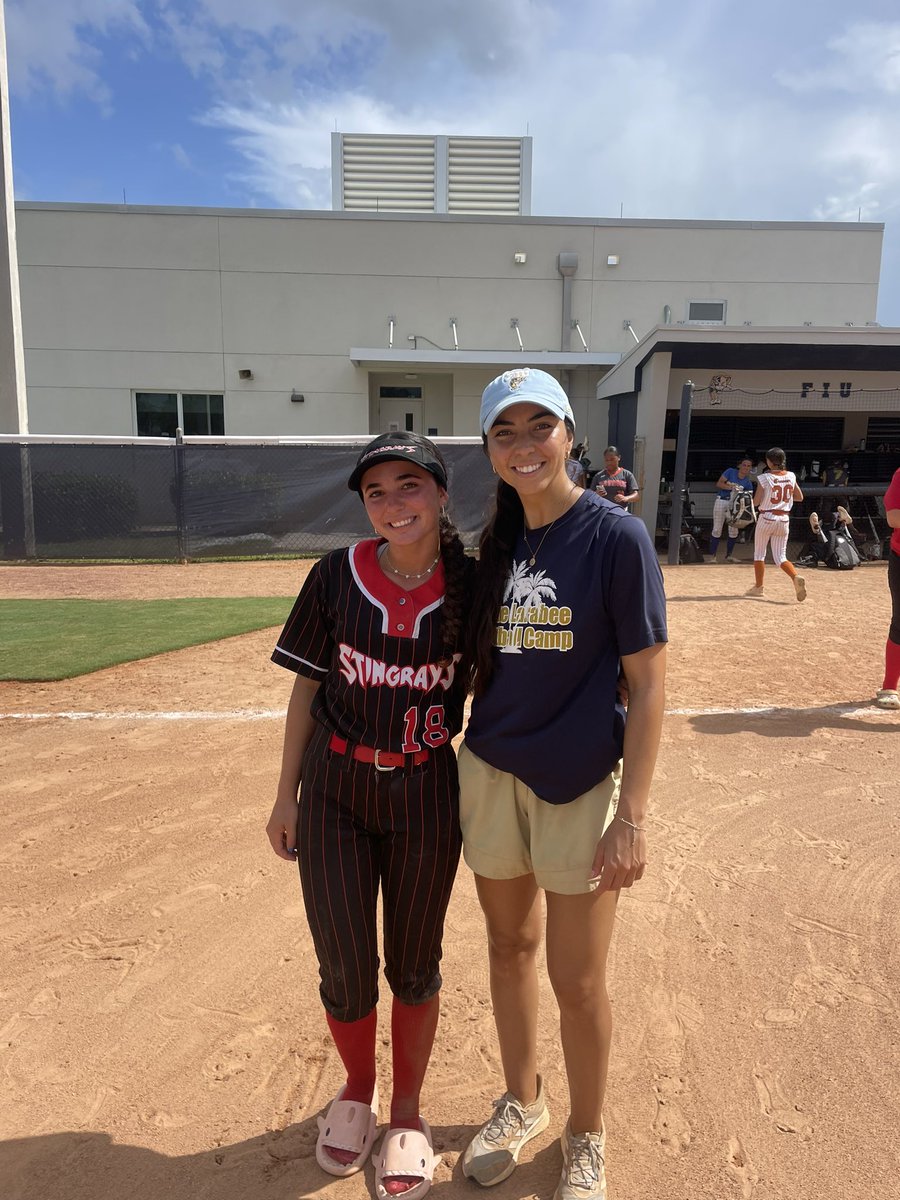 MaddyLlerandi18's tweet photo. Thank you @FIUSoftball for an amazing camp! Had a great time meeting players and learning new things! @CoachBee9 https://t.co/TyvZITDr6R