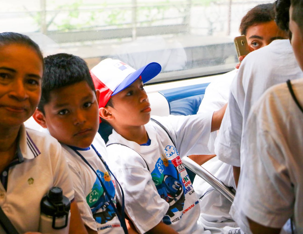 elmetrodepanama's tweet image. Gracias a la Asociación Pro Niñez Panamá @proninez por su linda gestión, y por hacernos partícipes del sueño de estos niños y así brindarles una experiencia inolvidable🚊♥️
#NiñosFelices #Metrocultura #educacionpanama #oportunidades #pty #cultura