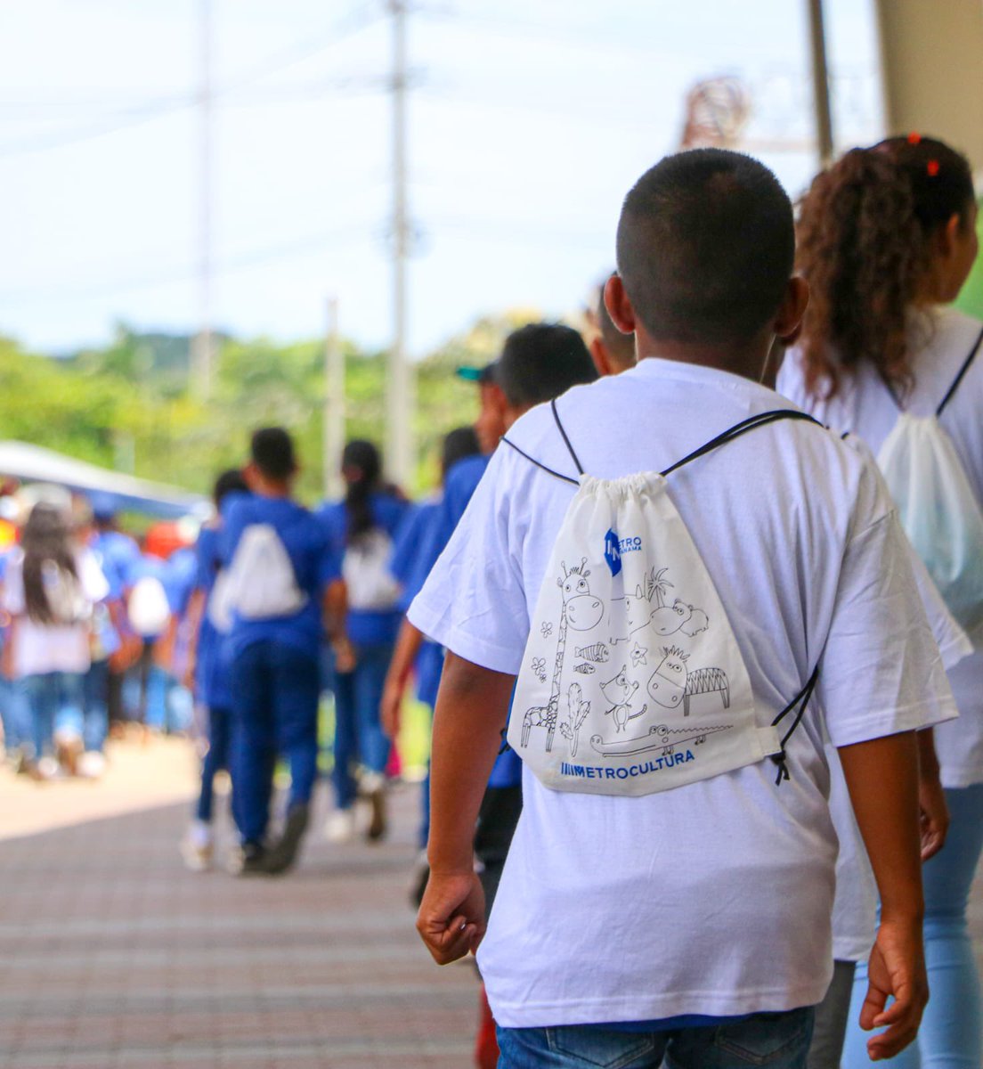 elmetrodepanama's tweet image. Gracias a la Asociación Pro Niñez Panamá @proninez por su linda gestión, y por hacernos partícipes del sueño de estos niños y así brindarles una experiencia inolvidable🚊♥️
#NiñosFelices #Metrocultura #educacionpanama #oportunidades #pty #cultura