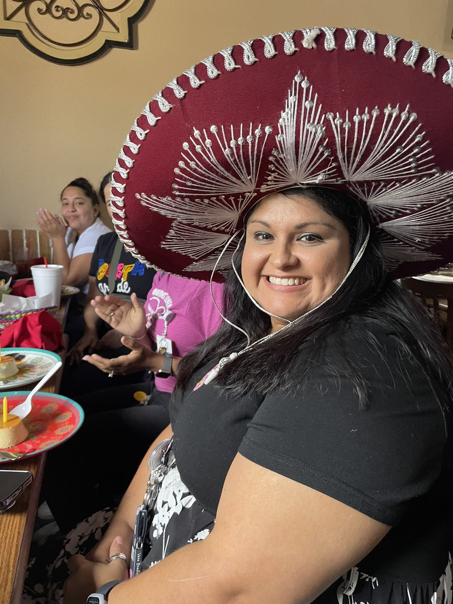 Erica Thompson tweet media