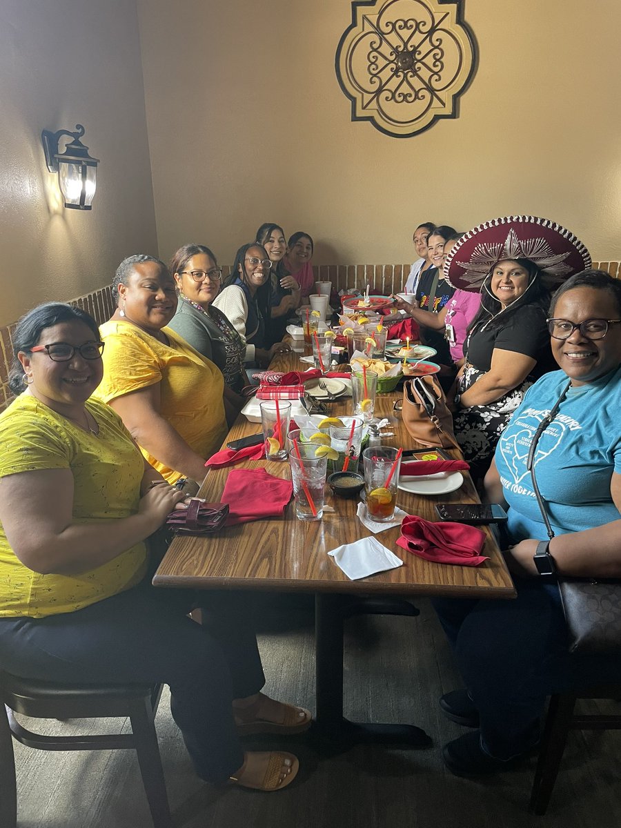 Erica Thompson tweet media