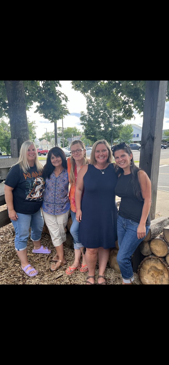Kendrac28's tweet photo. Celebrating a bff birthday 🥳 🍻 🎂 https://t.co/CLJ1X1UTPY