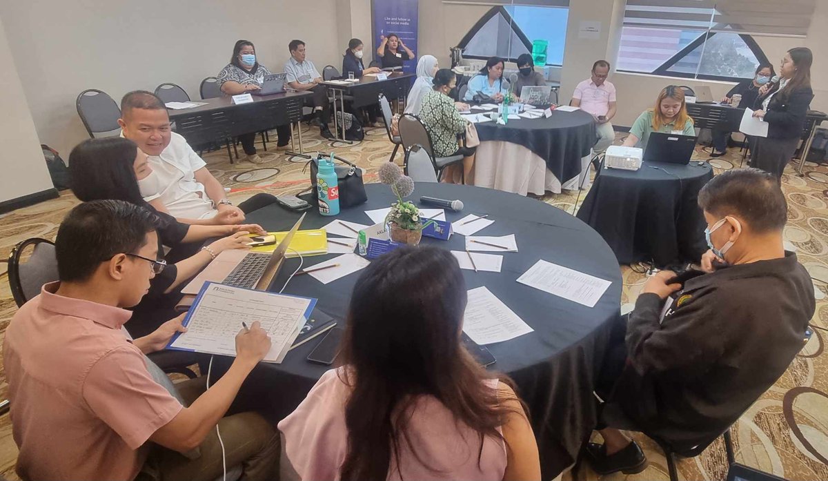 ZFF_foundation's tweet photo. HAPPENING NOW:
Executive Session 2 of the Provincial Leadership and Governance Program with the Governors and health team of Aklan and Agusan del Sur. The session starts with the Welcome Message of Mr. Austere Panadero, President of ZFF.
#ZFF4UHC
#Partners4UHC
#BayangMalusog https://t.co/2OyCecKCIy