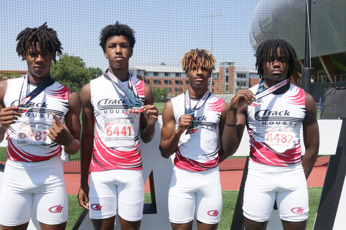 The Track Houston 15-16 boys 4x400 relay team of Josiah Vilmael, Jackson Norris, Christian Witcher and Timothy Thomas II won gold at the 2023 USATF National Junior Olympic. ❤️🖤