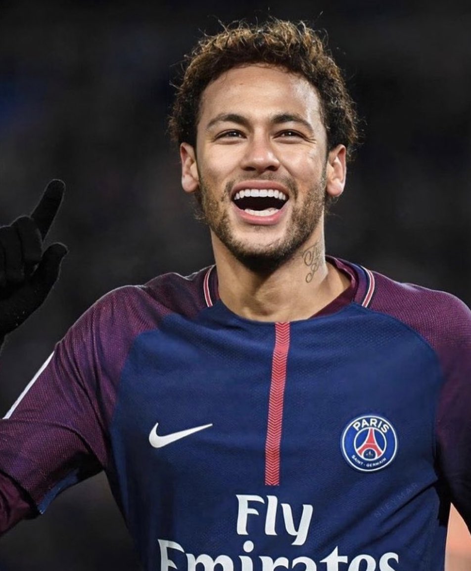 E quando o Neymar aposentar quem será seu jogador favorito? 

“Eu não terei jogador favorito”