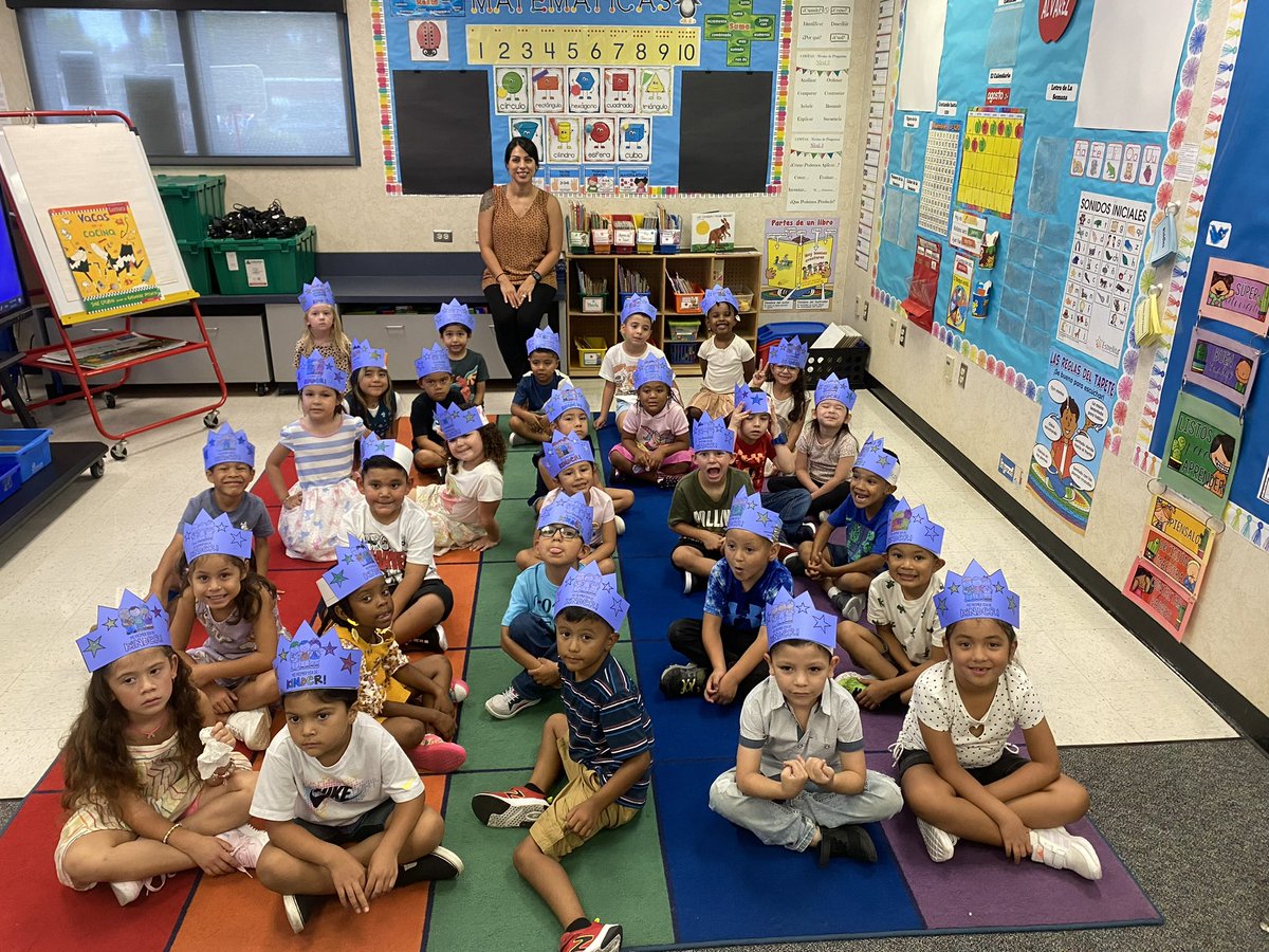 TripleCrownEl's tweet photo. More first day of school pics! Such a fun day! #vvfirstday23 #TCEpicAdventure #BeEpicColts #coltpride @ValVerdeUSD @mrs_seagrave https://t.co/qHd8RxCToO