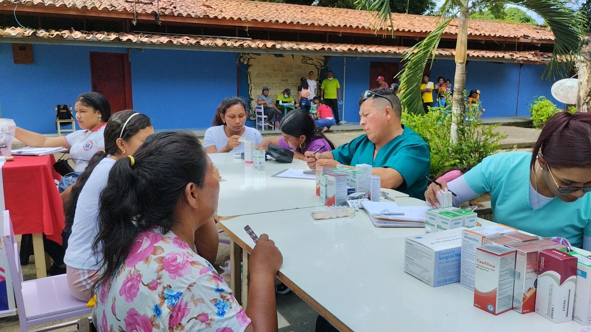 bnbt_amazonas's tweet photo. #09Ago | Desde la comunidad indígena La Reforma se celebra los #14AñosDeAmorTricolor  de la #GMBNBT. BMS KAMAJUKUBOO espacio  recuperado al servicio de pueblo Amazonense 

#SomosTricolor
@NicolasMaduro @delcyrodriguezv https://t.co/fwVGdYBWbA