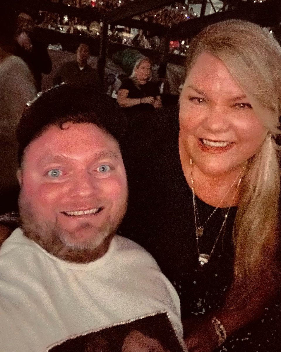 c_mccraw's tweet photo. 17 years later…. I had the most flawless night. #ErasTour @SoFiStadium @taylornation13 @taylorswift13 @tswifterastour https://t.co/ytR6Fpha2W