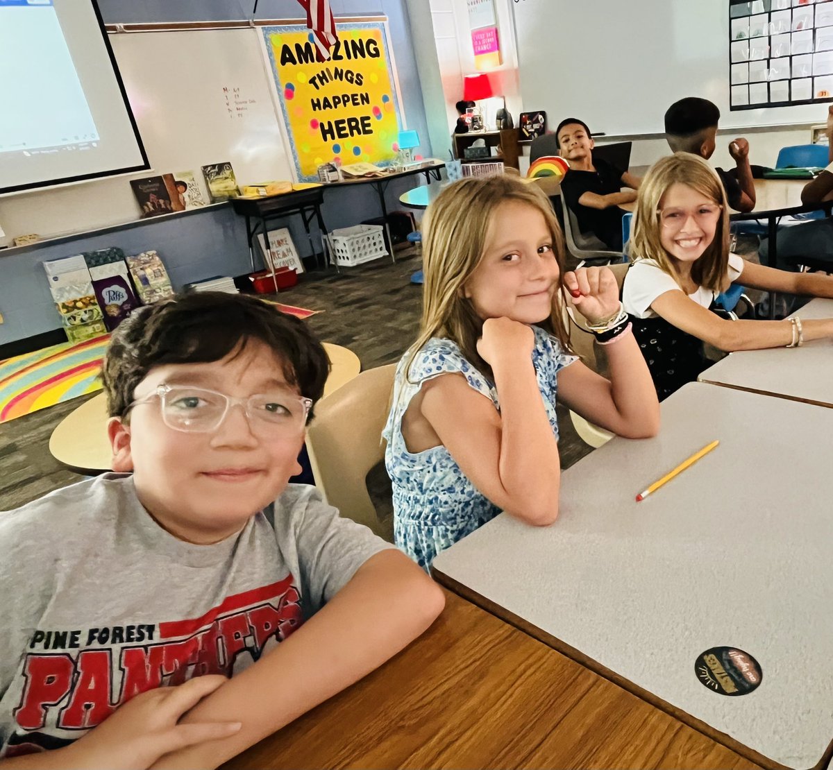 MariaTeros's tweet image. Big smiles on the first day of school! Yay to making new friends and getting to know them. ❤️ #PFEishappy @4thgradepfe @HumbleISD_PFE