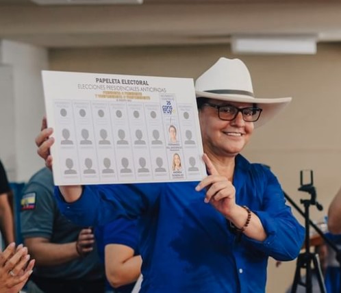 ultimosegundo's tweet image. Equador: Fernando Villavicencio, candidato à Presidência, é assassinado com três tiros → tinyurl.com/5n9a4caj