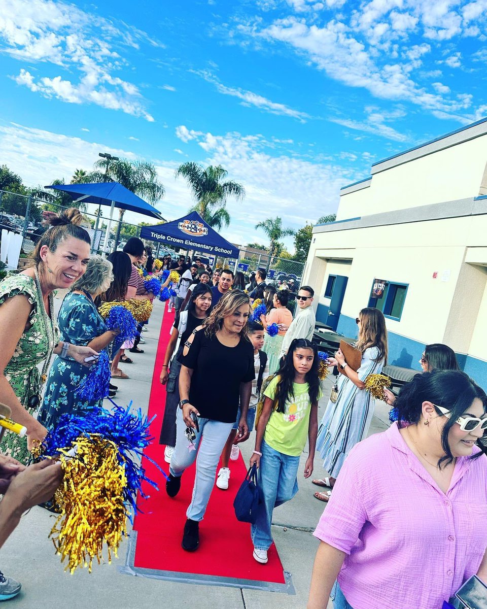 TripleCrownEl's tweet photo. First day of school fun!!#vvfirstday23 #TCEpicAdventure #BeEpicColts #coltpride @ValVerdeUSD @mrs_seagrave https://t.co/VobmVNhaRP