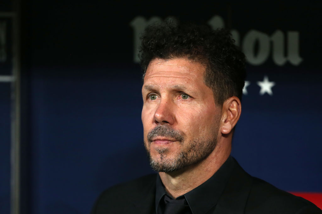 FabrizioRomano's tweet image. Diego Simeone: "Did the Saudi offer make me hesitate? No, the truth is that I’m very happy where I am. I’m very happy to be at Atlético". 🔴⚪️ #Atléti

"I did not hesitate with the offer from Saudi Arabia, not even if they increase it. I’m happy at Atlético", told Marca.