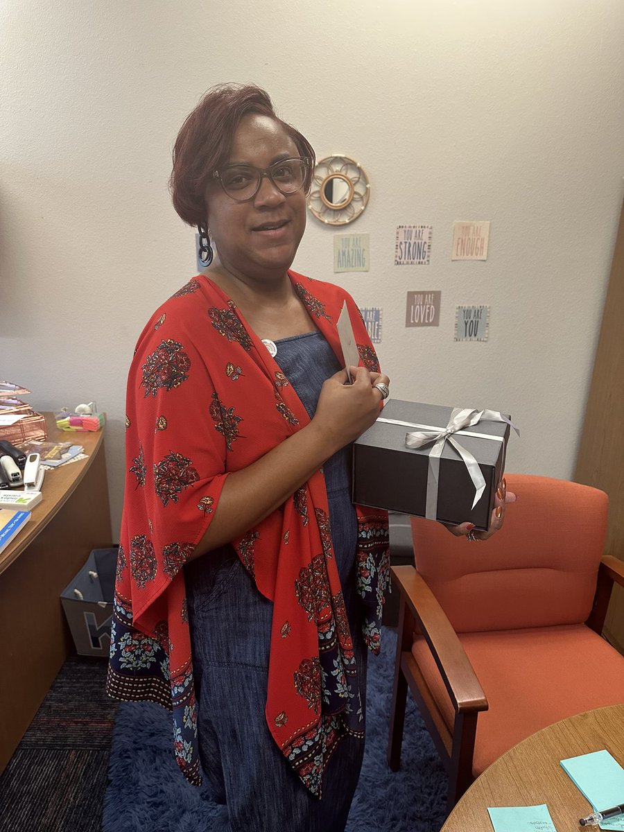 La Kesha Drinks tweet media