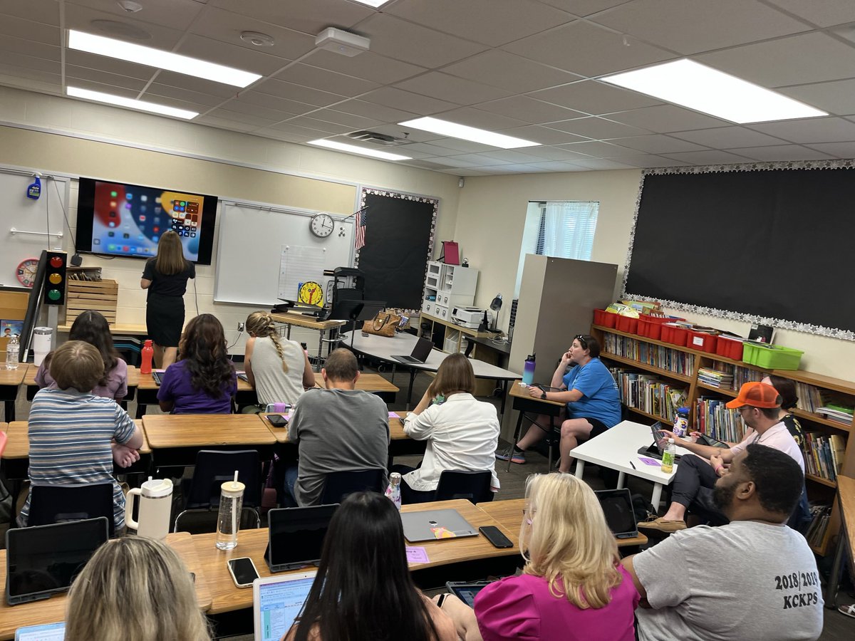 daniralflores's tweet photo. @juleach represents the best of @kckschools iPad training was amazing! https://t.co/3yxCohShIT