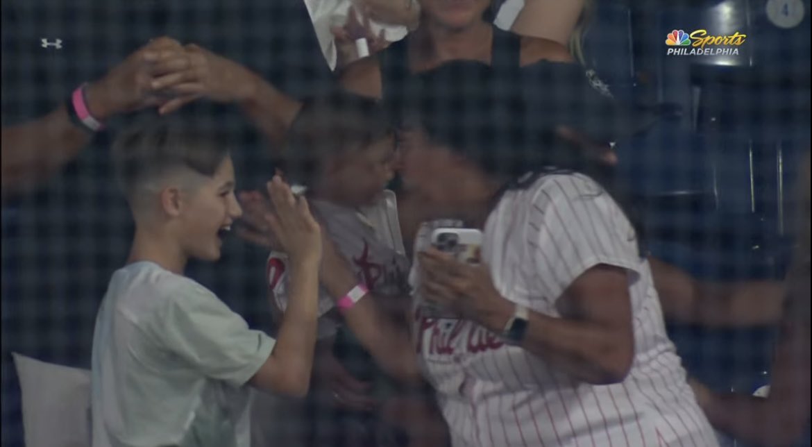 hallesversion's tweet image. MVP of the game: Liam Castellanos. Dude was everywhere.