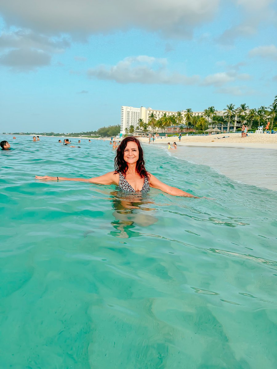 ssourant's tweet photo. Bahama Mama♥️ July 2023 https://t.co/qu36HFZQPR