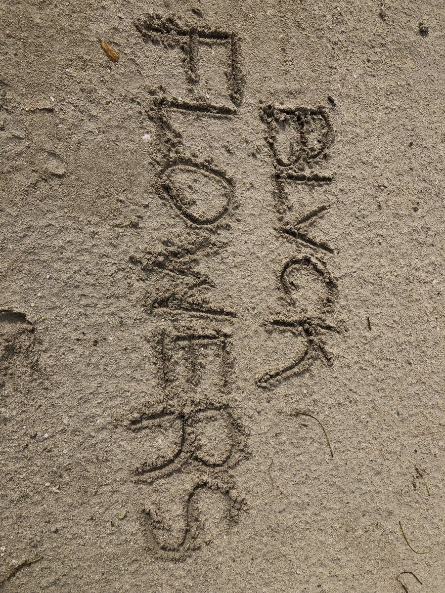 happy one month my girls, love u guys so much much!🖤 <a href="/BlvckFlowersPH/">BLVCK Flowers</a>