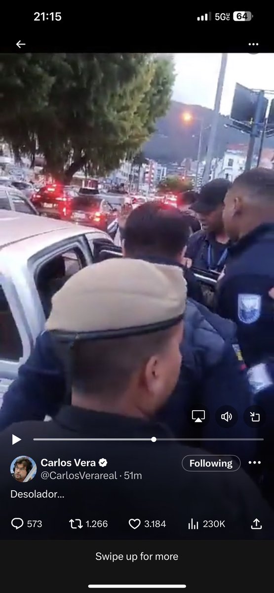 La protección de los candidatos y candidatas deben ser una prioridad nacional. La camioneta de #FernandoVillavicencio ni siquiera tenía blindaje. El Estado debe alinearse urgentemente.