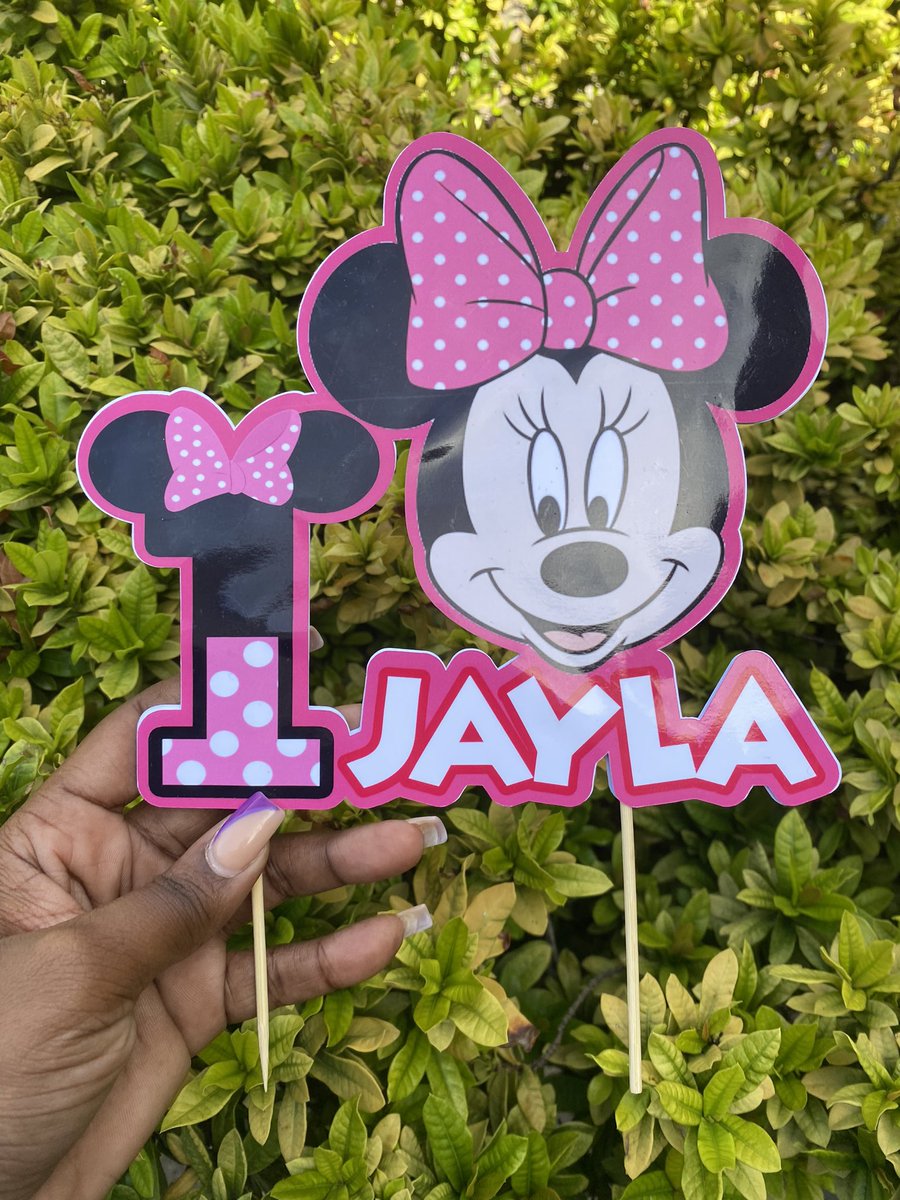 TiggsCreations's tweet photo. Minnie Mouse birthday cake topper I did recently. 😍 https://t.co/Xd9i5NSeXB
