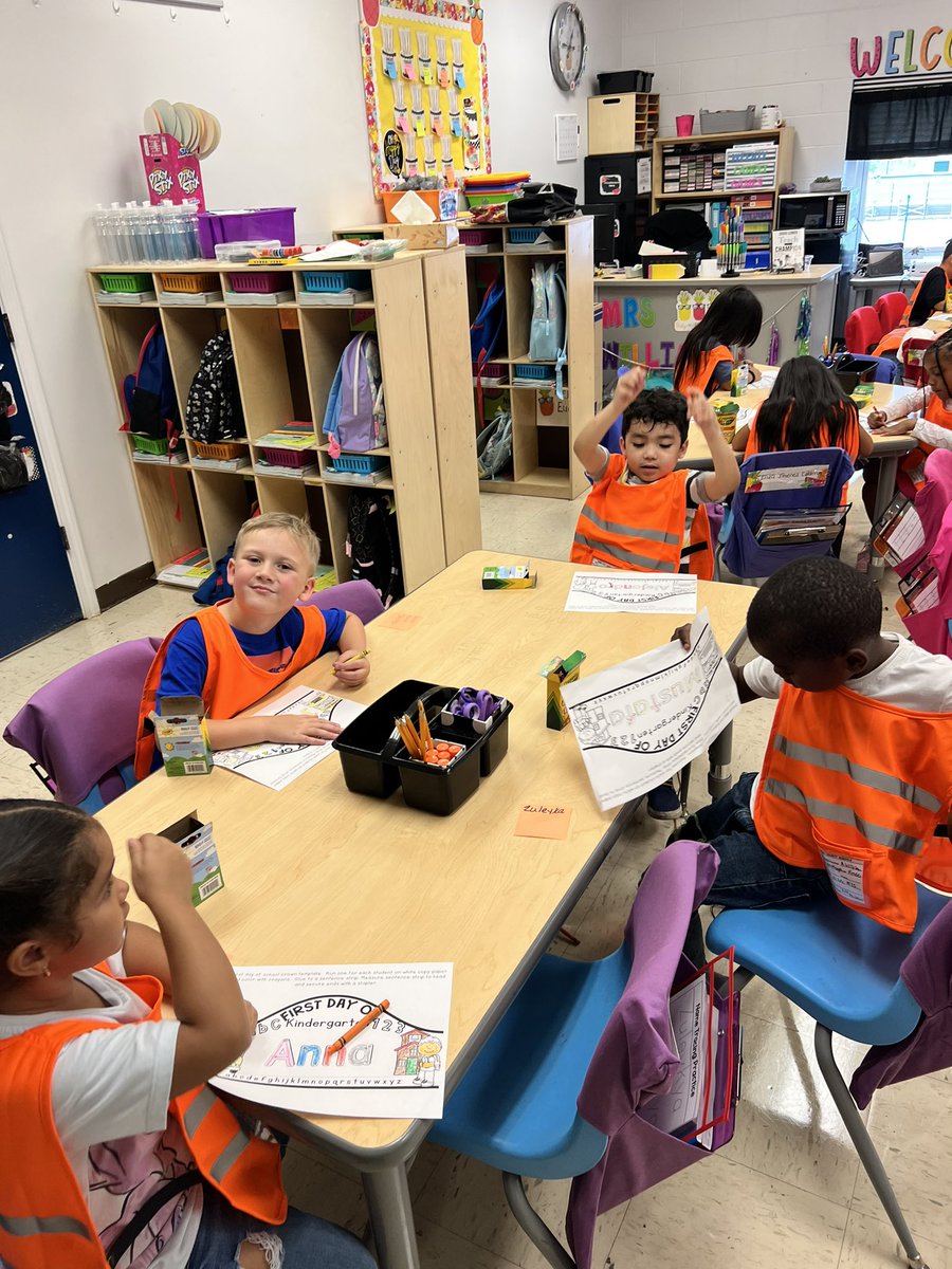 amanda_sherie's tweet photo. First Day of Kindergarten was a success! Our Class Family is already learning and working hard. So hard a couple ask for nap time. #LifeinKinder @Warren_Elem https://t.co/geoCdxLqhM