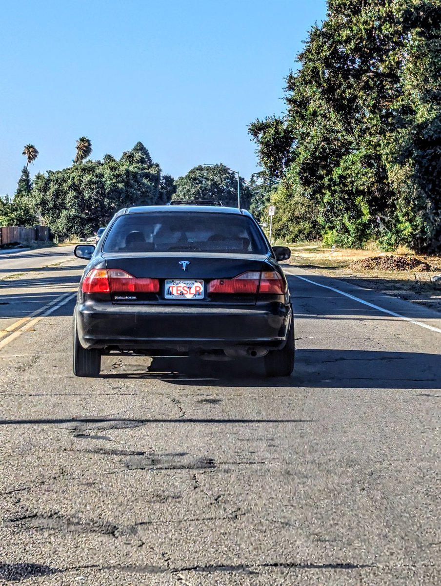 SjvTesla's tweet photo. BREAKING 🚨
Project highland? #TESLR #TSLA https://t.co/VwORNIEM0a