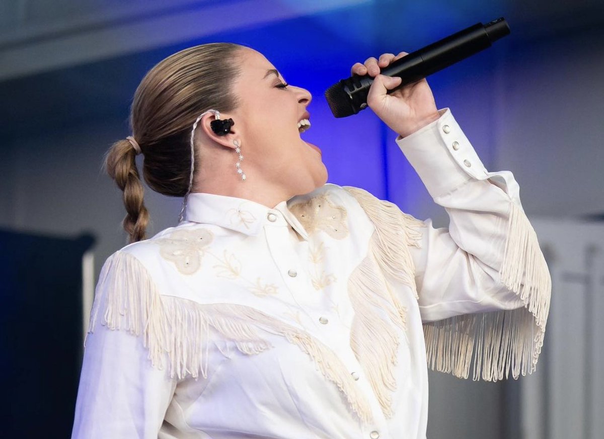 SueMcLeanMusic's tweet photo. Belated @Lauren_Alaina #LiveattheHilde photo dump 👢 Thanks for a stellar show, LA and co!

📸: Davin Brandt Photography https://t.co/M2wY5wyvC4