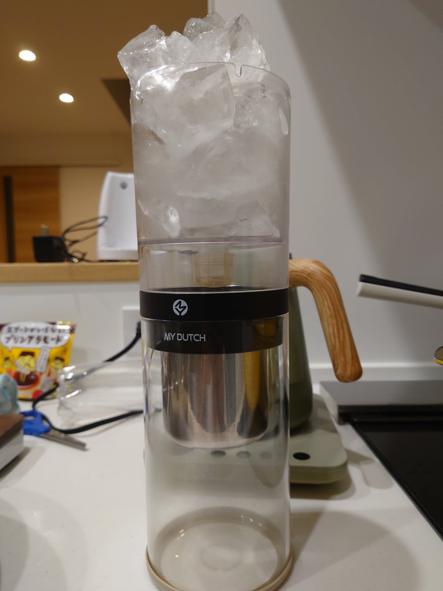 NAO_CTU_SENDAI's tweet photo. おはようございます。
今日のコーヒーはマッサンブレンドの氷出し。氷出しっていまいちフレーバーができらないイメージだったんですが、挽目をかえてみたのと高温で蒸らしたからなのか。
すっきりクリア、あまあまなコーヒーができました。
#waterdrip
#今日のコーヒー
#おうちカフェ
@massancoffee https://t.co/Cx1wbOg6n5