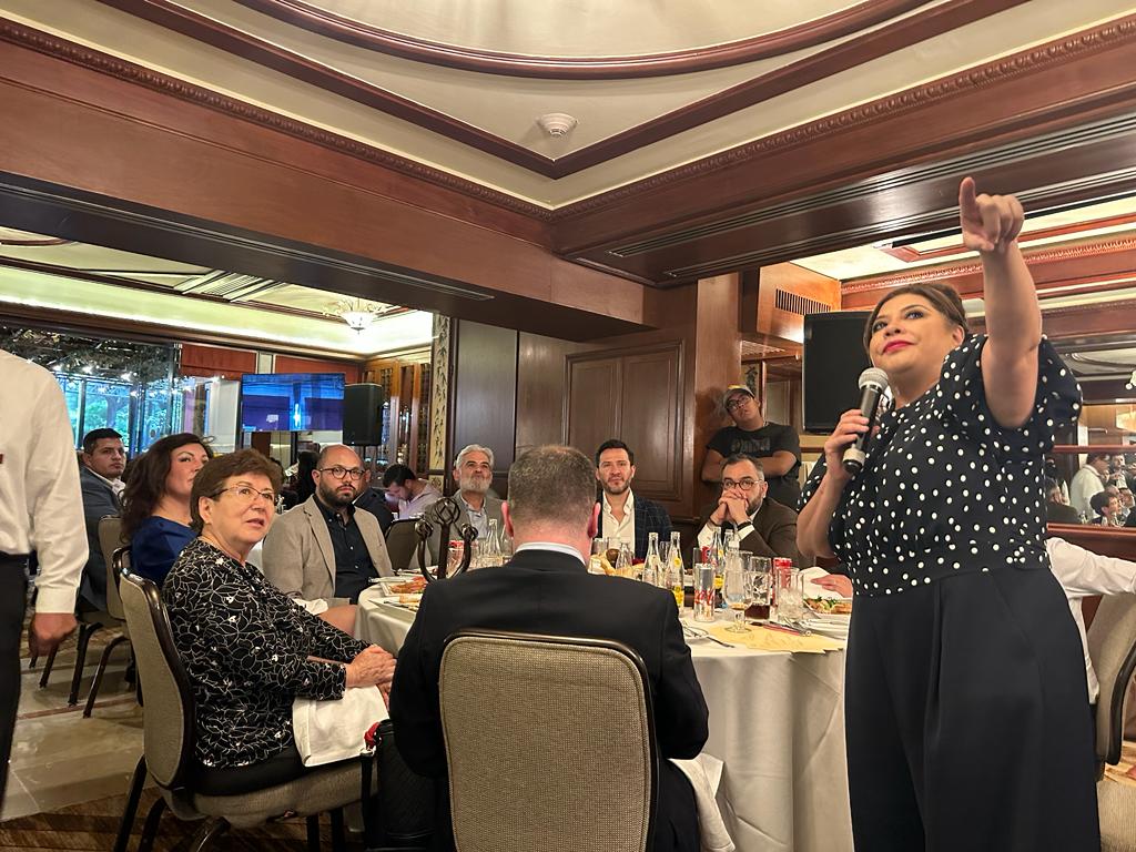 ClaraBrugadaM's tweet photo. Agradezco a Hermes Alvarado, presidente @COCEMX; Jordi Ferrán y @Fer_MercadoG por invitarme al conversatorio sobre avances en #seguridad, infraestructura y bienestar social que nos hacen el gobierno local mejor evaluado, con políticas públicas replicables en la #CiudadDeMéxico. https://t.co/SLOAKwOaMx