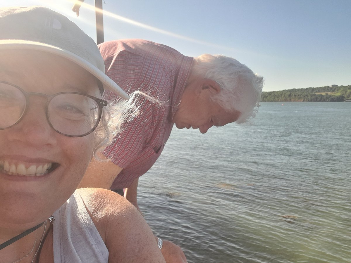UnaTDuffy's tweet photo. Crabbing with my Dad today. Strangely fun holiday activity.🤨 No crabs were hurt in the escapades.....they LOVE bacon. Dad's glasses did met a watery fate (but rescued later with turn of tide). https://t.co/NOmBXCqEgN