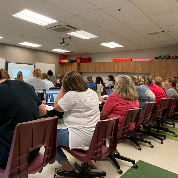 TongieElem's tweet photo. TES teachers are back in action, excited to strengthen their students' reading skills! https://t.co/I67pVdHore