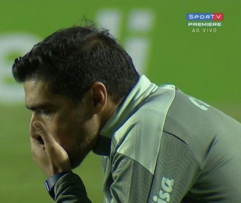 - time jogando pra caralho
- amassando o galo por segundo 
- não deixa os cara respirarem 
- Artur perdendo dois gols feitos porque quer fazer golaço 
- Menino chutando a bola de todas as formas e errando todas 

eu tô quase surtando...