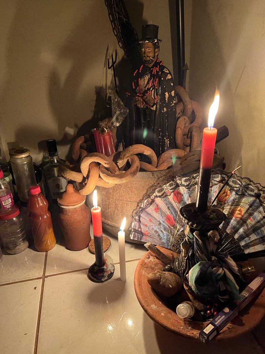OrixaEncantado's tweet photo. Que Exu me proteja daquilo que não posso ver! https://t.co/rVL9aF4Vig