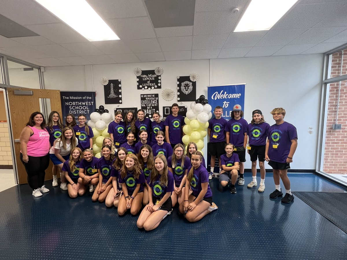 valleystucru's tweet photo. Stu Cru kids are already back in the building doing Welcome Walks with our future lions and sprucing up our bulletin boards! 
#LoveLearnLead https://t.co/nI8dWXPD6V