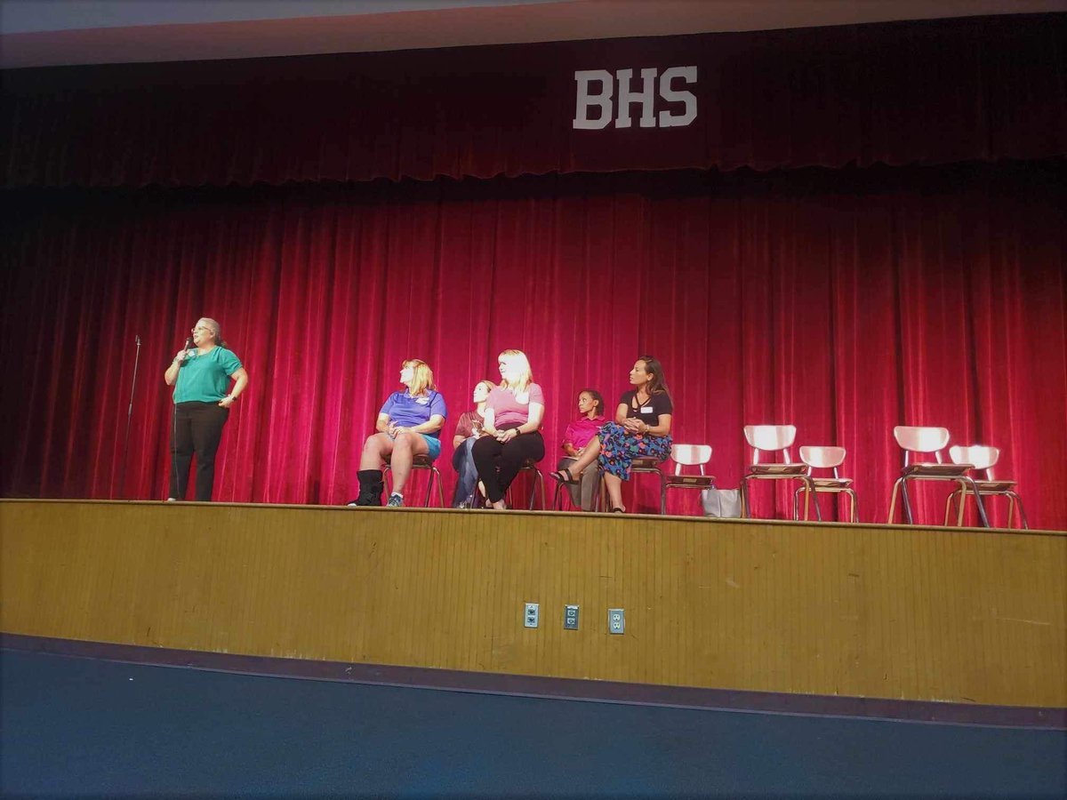 Thank you to <a href="/HPSAdvocates/">Hillsborough Public School Advocates</a>, OASIS, Frameworks, @ECHOBrandon, and the <a href="/BrandonHSEagles/">Brandon High School</a> PTSA for being a part of our <a href="/Community_Sch/">Community Schools in Hillsborough Schools</a> panel during open house 🦅❤️🦅 @HCPS_FACE