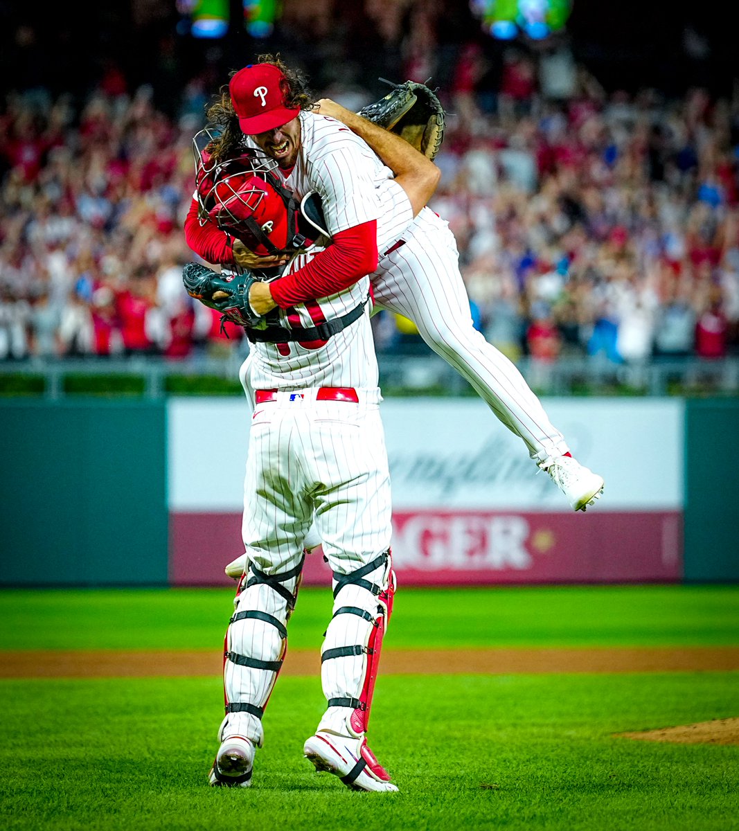 Phillies's tweet photo. Air MikeLo https://t.co/e6rQB6Ji2I