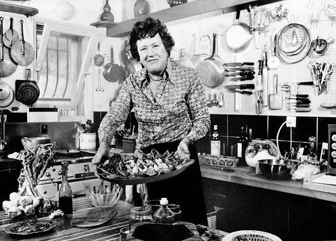 DEATH BATTLE! Julia Child VS Giovanni with the High Frequency Blade