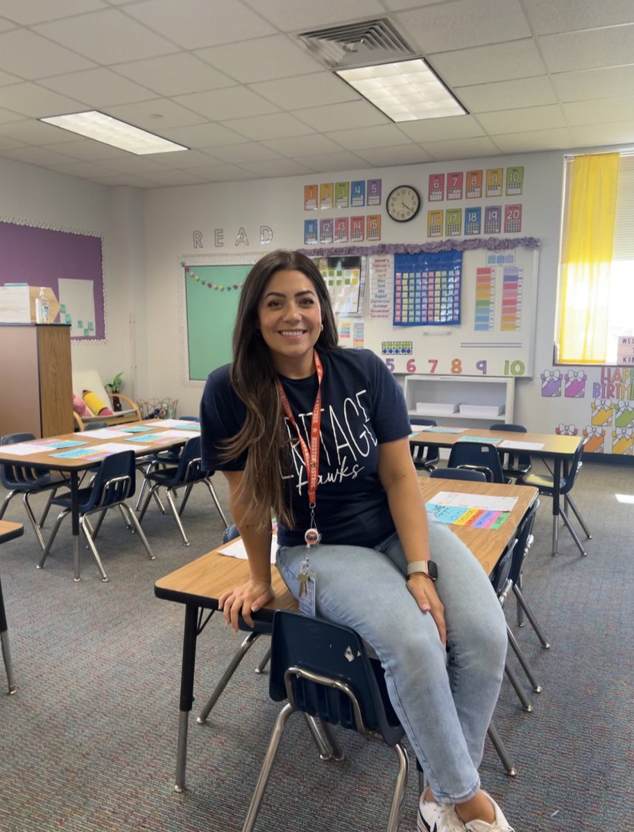 serranoatschool's tweet photo. Meet the Teacher is my favorite! Getting to see old and new students is always the best. #startaripple #lpisd #buildingexcellence #heritagehawks #kindergarten https://t.co/1Tc6kvvPJ3