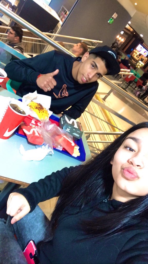 Yo decia que era para joder, que solamente iba a ser de vez en cuando nada mas y ahora estamos tratando de hacer las cosas bien para estarlo.
Te amo mentirosa😍🥰