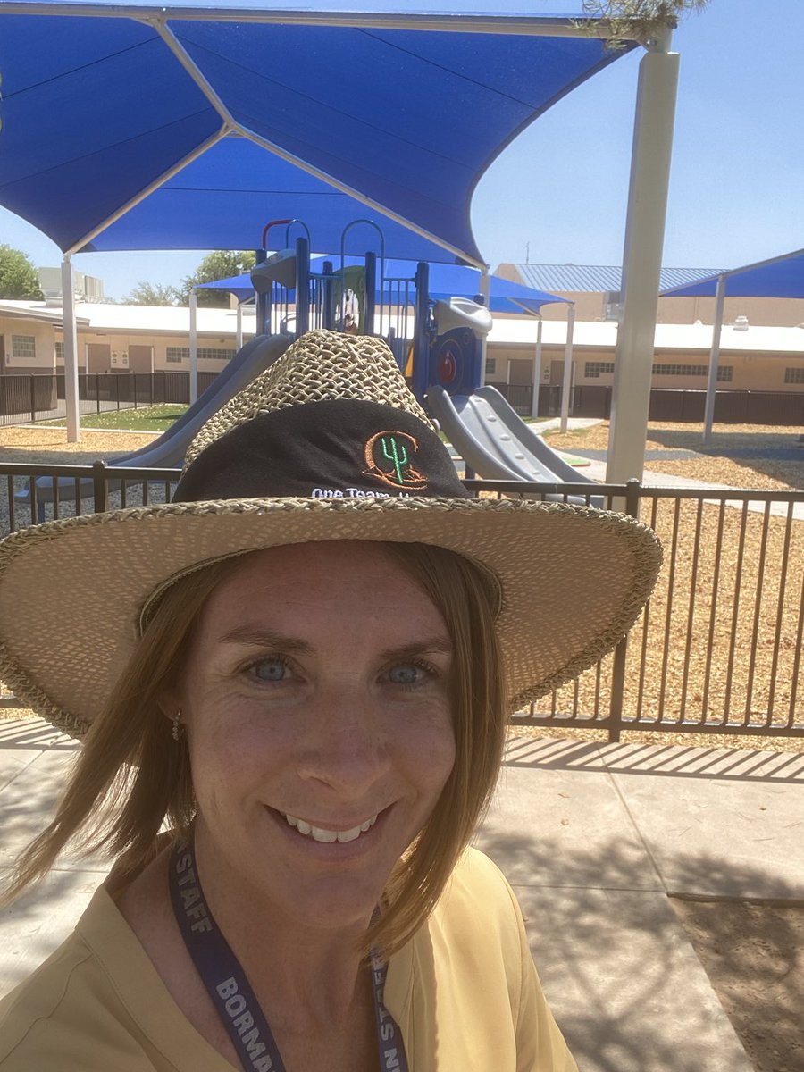 Thank you ⁦<a href="/CartwrightSD/">Cartwright District</a>⁩ executive team for the straw hat! It works great at recess duty and car pickup! ⁦<a href="/BormanCSD83/">Borman Elementary</a>⁩ #oneteamunafamilia