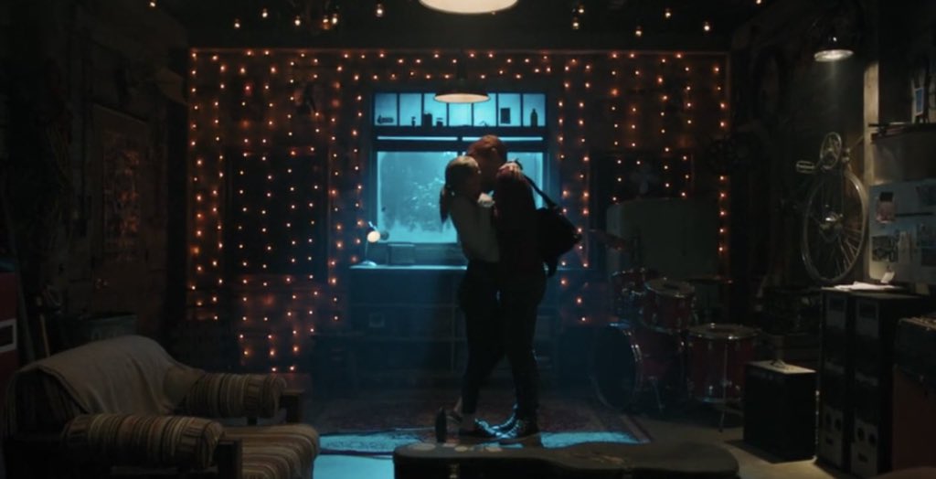 barchiesorigin's tweet photo. #BARCHEATING WITH EACH OTHER not on each other! and archie was literally the most devoted partner in s6 oh alice needs to die https://t.co/X8xStv1VSQ