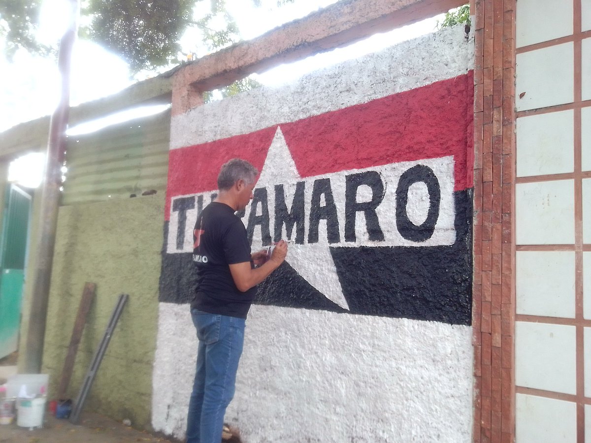 Hoy miércoles 9/8/23, La  estructura municipal de nuestro partido TUPAMARO Municipio San Joaquín y militancia realizamos nuestra pinta de la bandera del partido en la comunidad Ali primera
#VictoriaDeVenezuela 
<a href="/NicolasMaduro/">Nicolás Maduro</a> 
<a href="/dcabellor/">Diosdado Cabello R</a> 
<a href="/WBenavides_MRT/">Williams Benavides</a> 
@TupamaroMRT