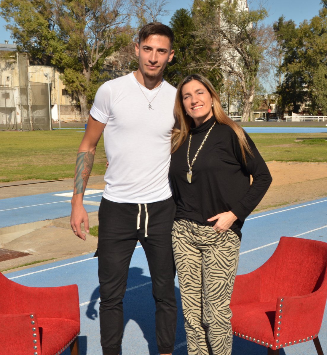 #Gracias 👏 <a href="/Brianimpellizz1/">Brian impellizzeri</a>, por enarbolar tan alto la bandera argentina 🇦🇷🥇 en cada competencia donde nos representas, por enseñarnos que los sueños se cumplen, y por ser ejemplo para muchos por tu gran dedicación 💪🏼

🔴 #BrianImpellizzeriEnSLM