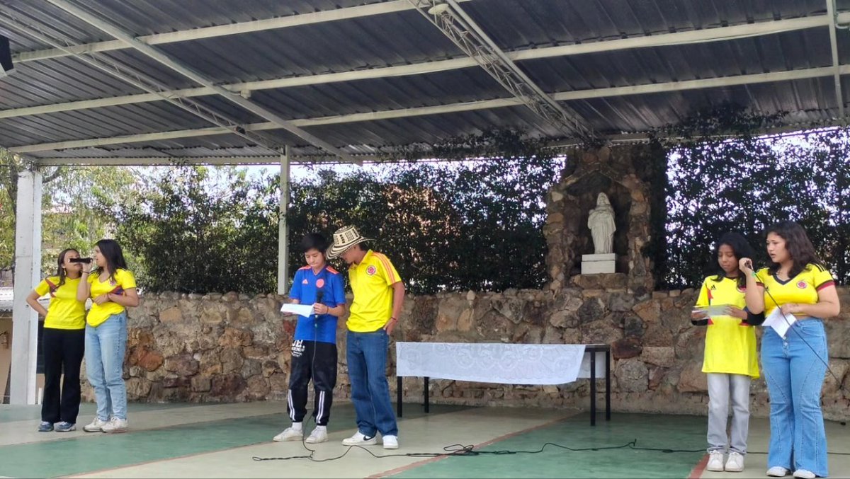 colsihbta's tweet photo. Uno de nuestros propósitos es despertar patriotismo en nuestro estudiantado #IsabelistasDeCorazón #20dejulio2023🇨🇴 #7DeAgostoDe2023🇨🇴 https://t.co/DRKY2kBSQS