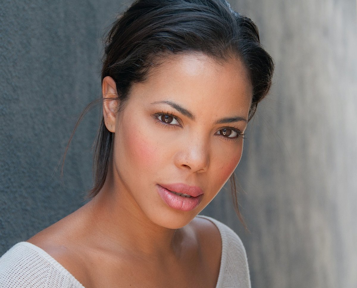 Beautiful #Movie #Actress of the Day

Candice Coke

Follow Her: <a href="/candicecoke326/">candice coke</a>

#FilmTwitter